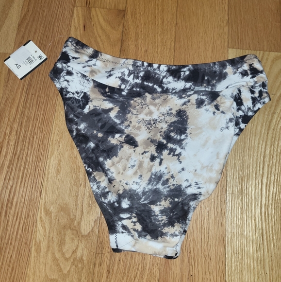 P1. NWT BAR III WET'N WILD 2 PIECE BIKINI SET - Picture 4 of 8
